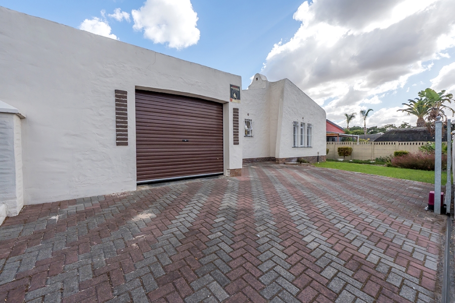 3 Bedroom Property for Sale in Zoo Park Western Cape